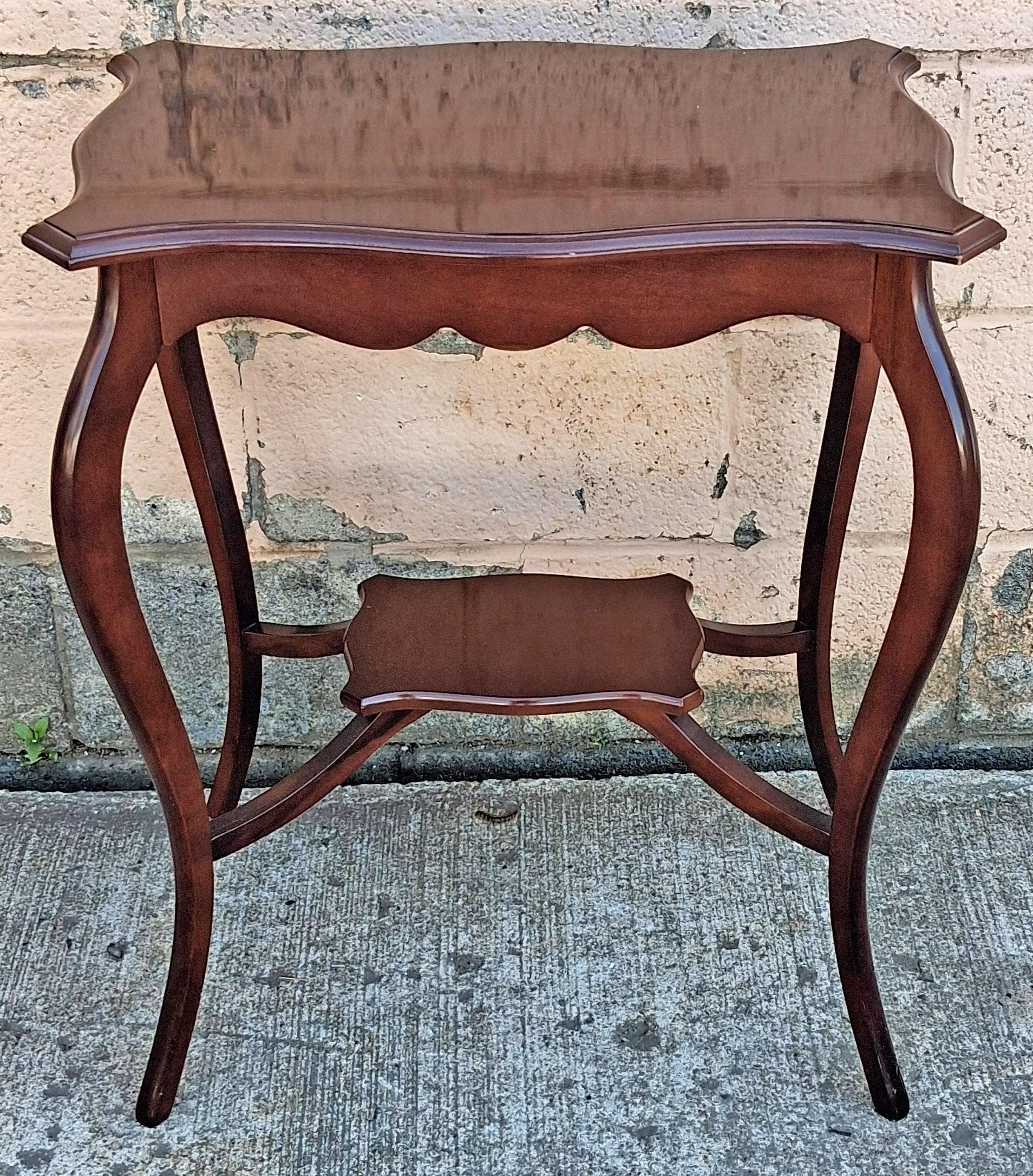 Vintage Antique Country French Provincial Queen Anne Cherry Wood Wooden Scalloped Serpentine End Accent Side Shelf Parlor Table Nightstand - image 3