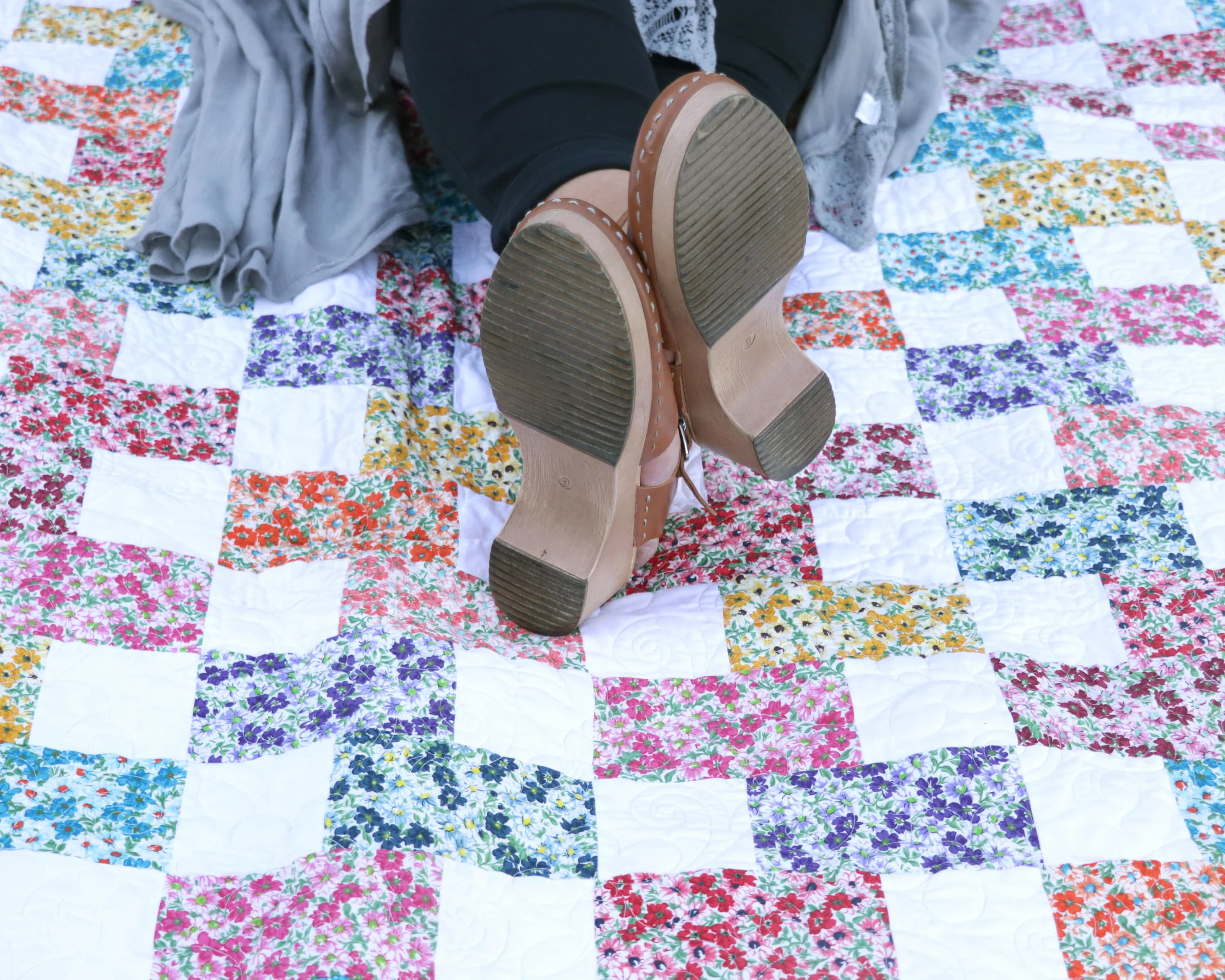 Brick Flowers Quilt Kit Fabric Pattern and Binding and backing Included ALL PRE CUT - image 5