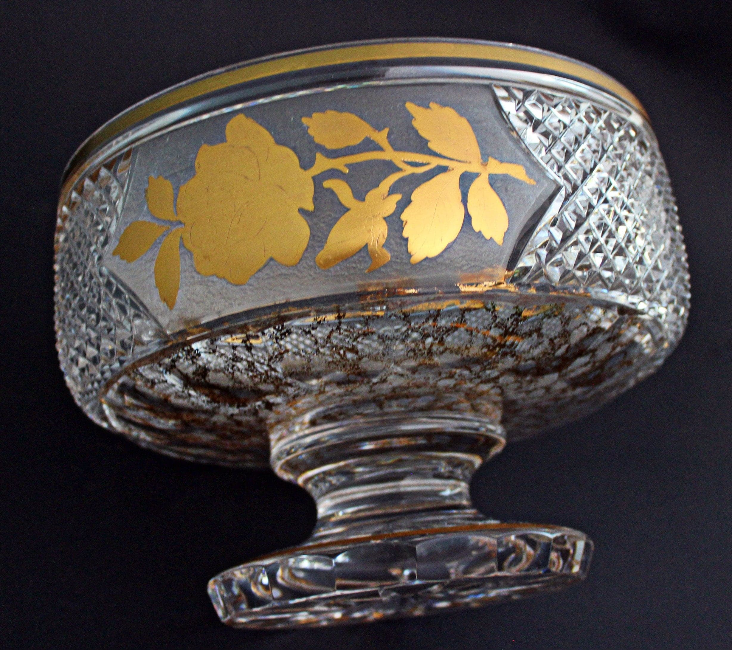 MOSER Crystal Pedestal Bowl Centerpiece French Diamond Cut Hand Cut and Gilded 8'' Signed Near Mint Condition - image 5