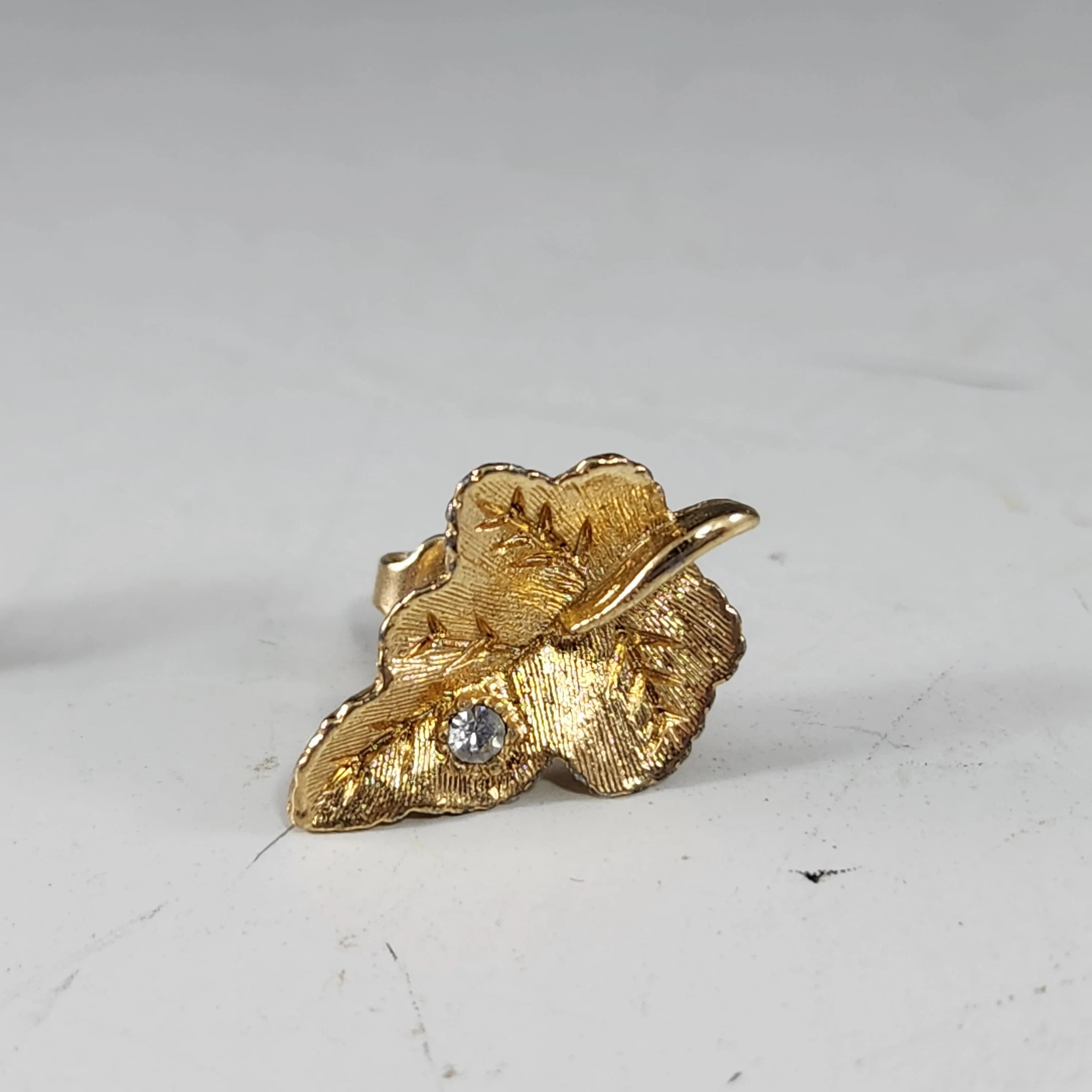 3 pc. Gold Tone Leaf Post Earrings & Stick Pin Set w Faux Diamond Accent Avon Vintage Costume Jewelry - image 4