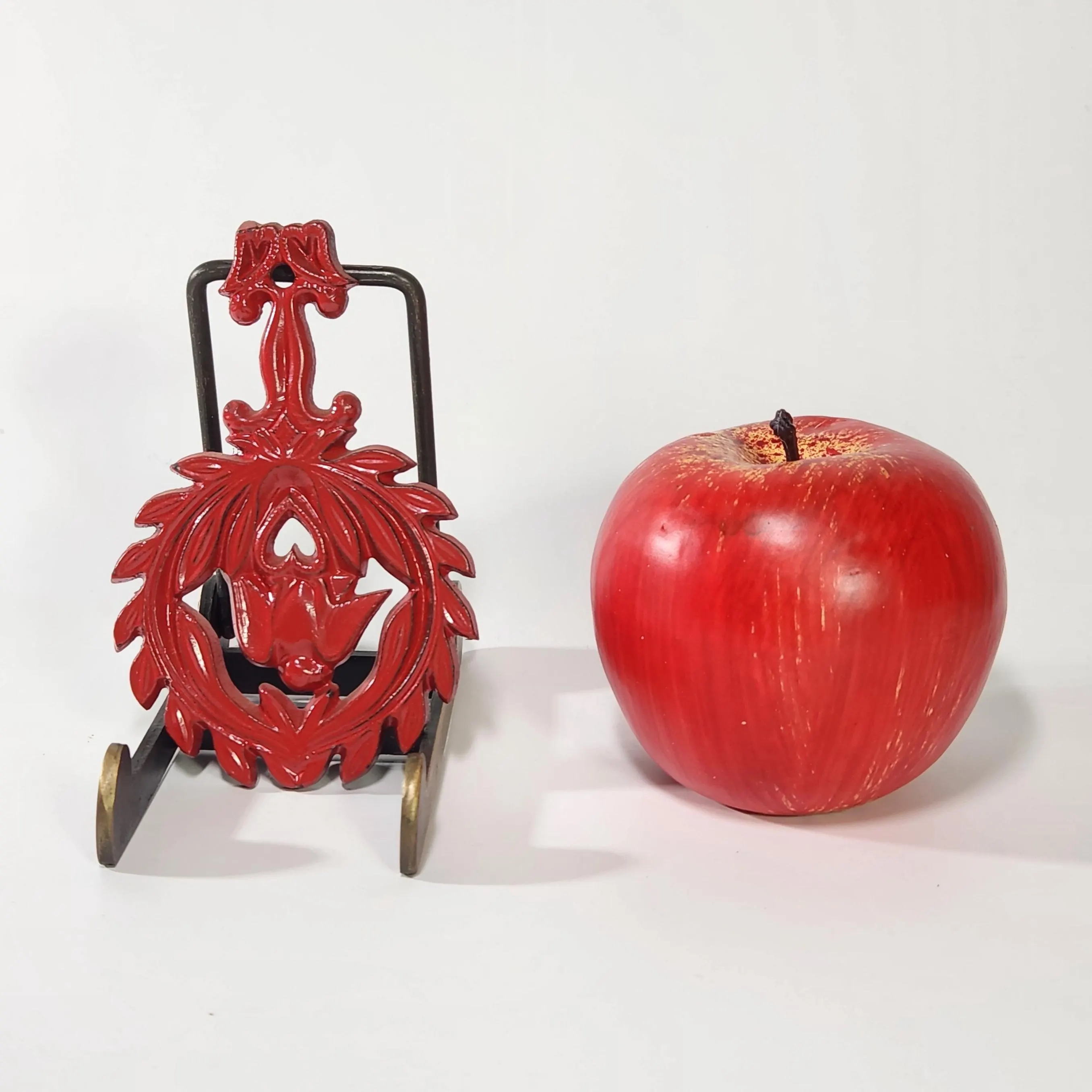 Vintage Virginia Metalcrafters Cast Iron Trivets Footed - 5" Eagle & Grapes in Red Enamel Set of 2 - Cottage Wall Decor - image 3
